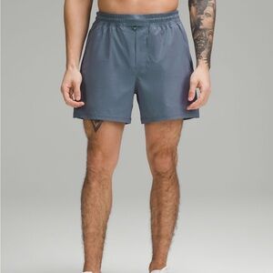 Men's iridescent pace breaker Shorts